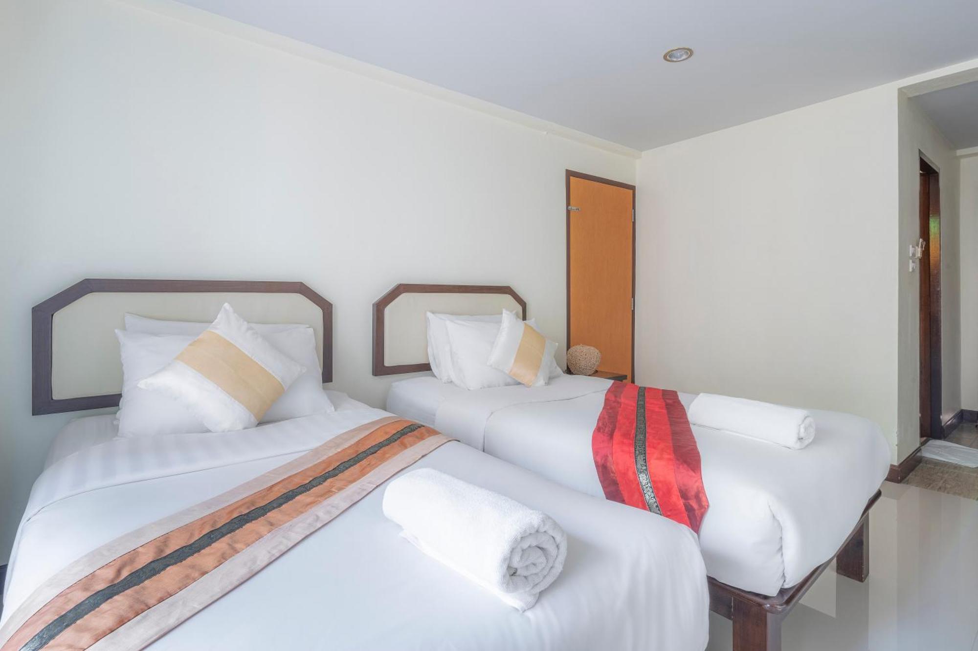 Hotel Manee Cool Mueang à Chiang Mai Extérieur photo