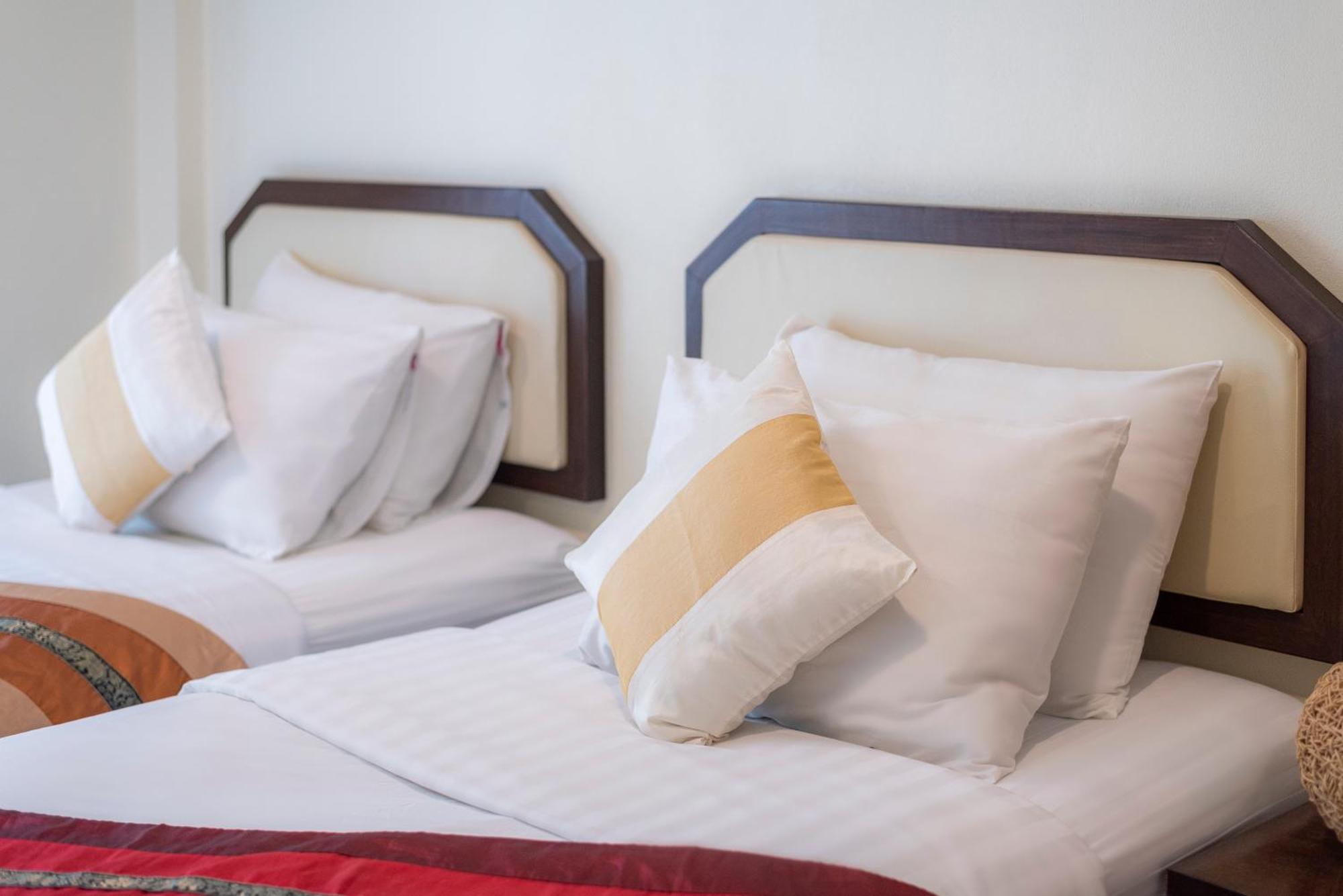 Hotel Manee Cool Mueang à Chiang Mai Extérieur photo