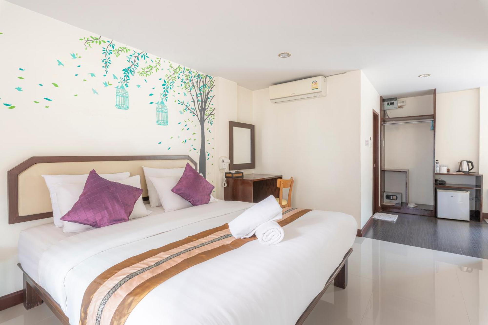Hotel Manee Cool Mueang à Chiang Mai Extérieur photo