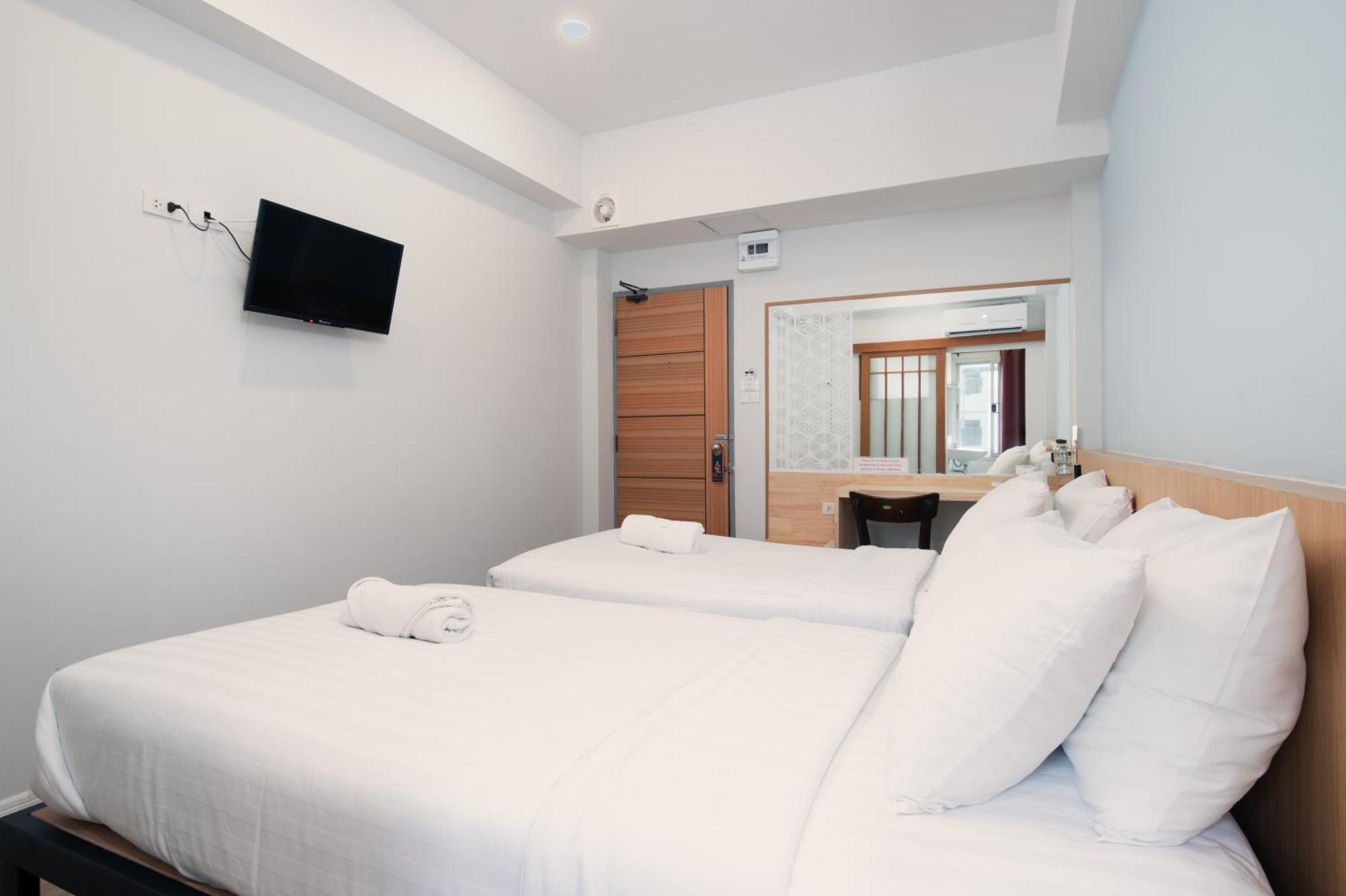 Hotel Manee Cool Mueang à Chiang Mai Extérieur photo