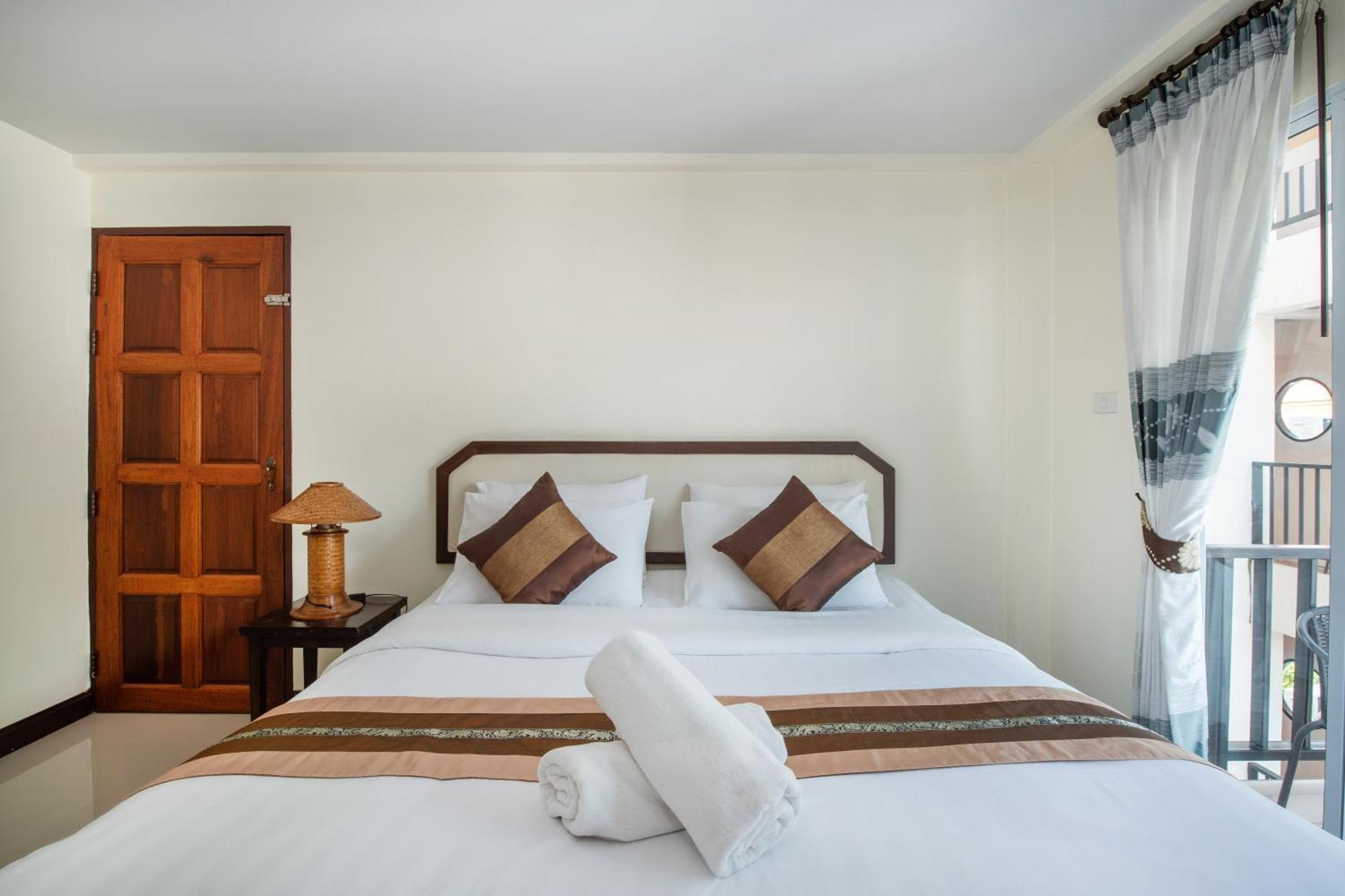 Hotel Manee Cool Mueang à Chiang Mai Extérieur photo