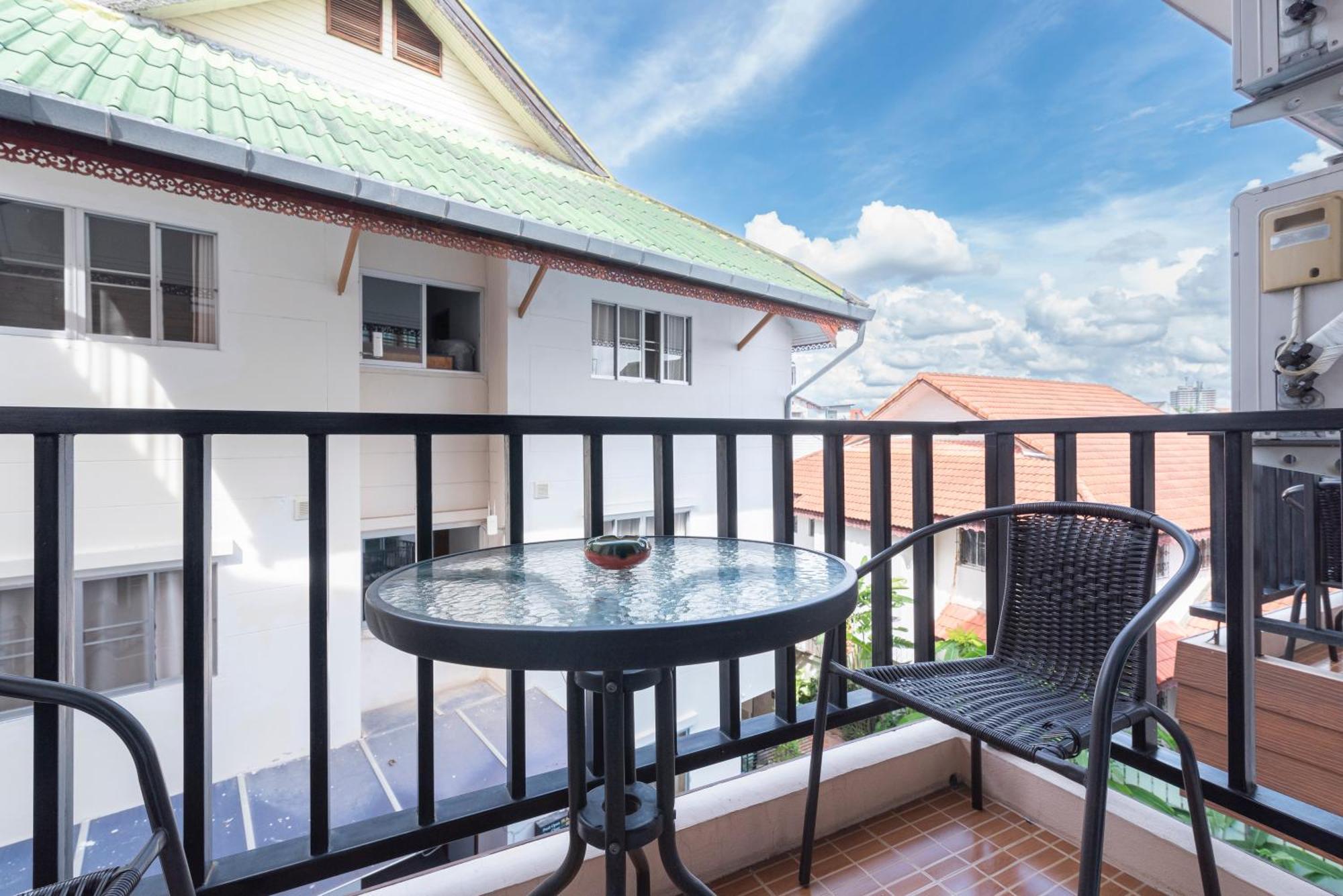 Hotel Manee Cool Mueang à Chiang Mai Extérieur photo