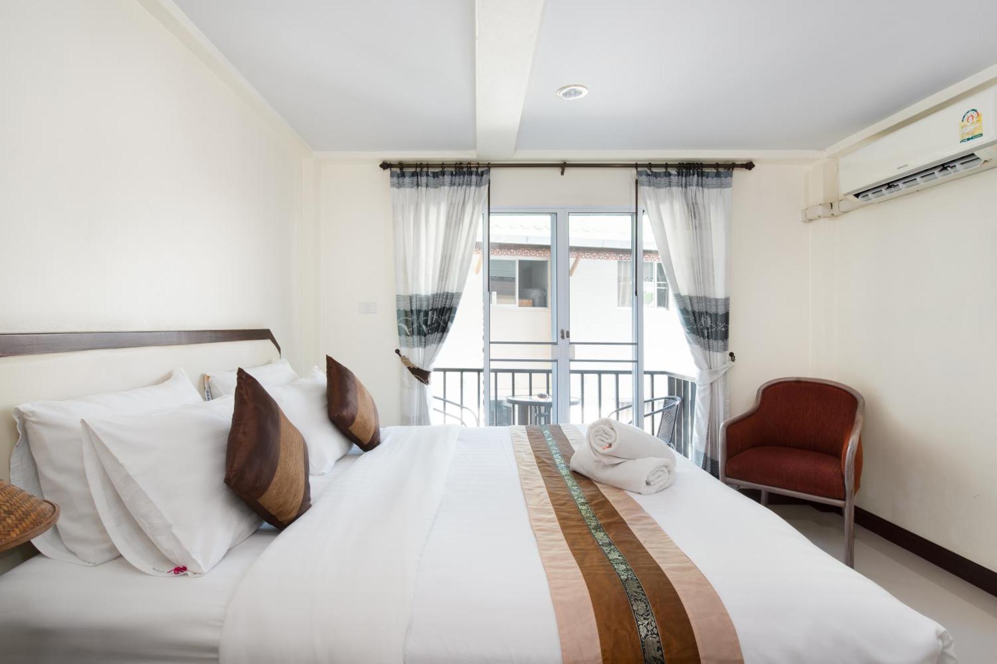 Hotel Manee Cool Mueang à Chiang Mai Extérieur photo