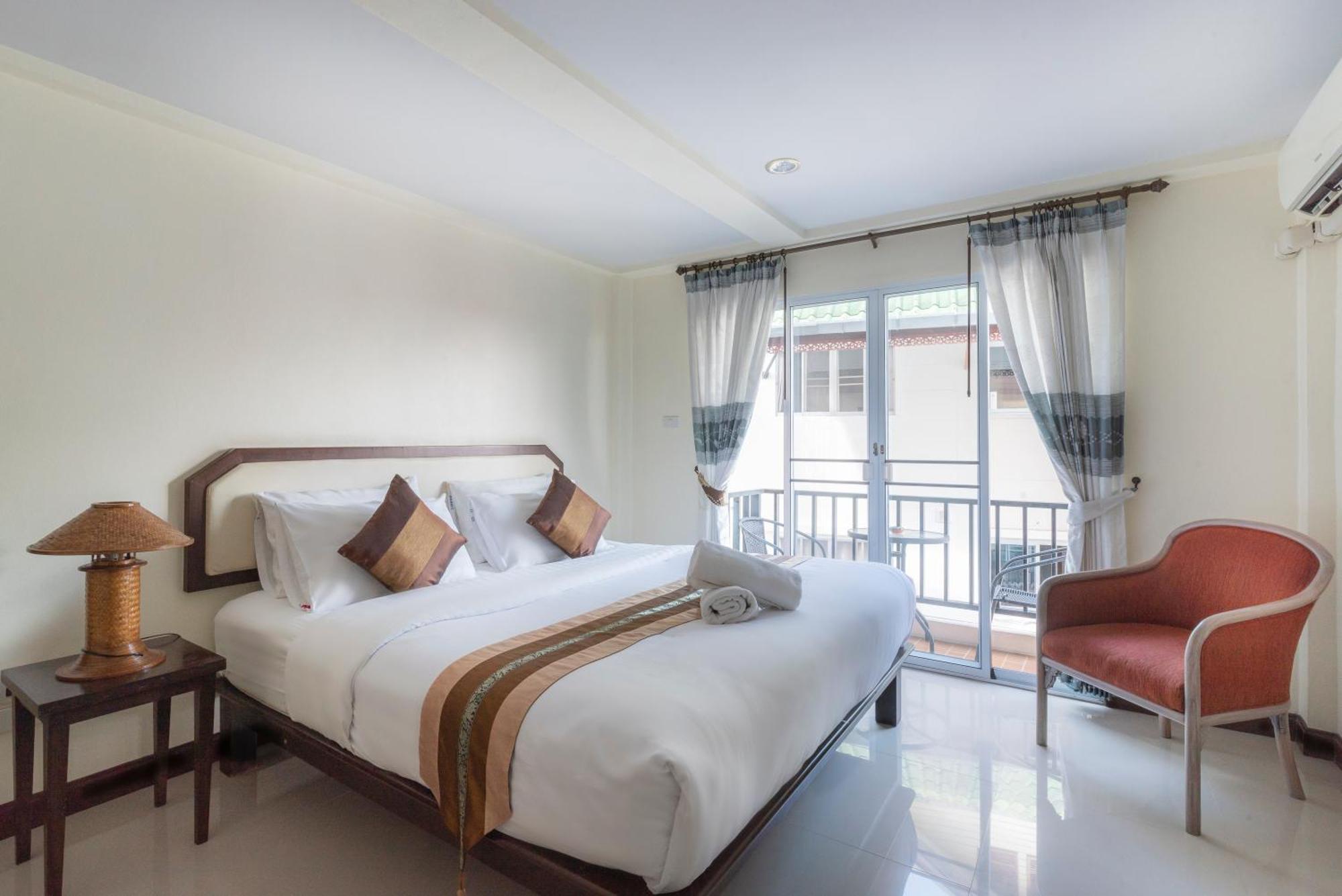 Hotel Manee Cool Mueang à Chiang Mai Extérieur photo
