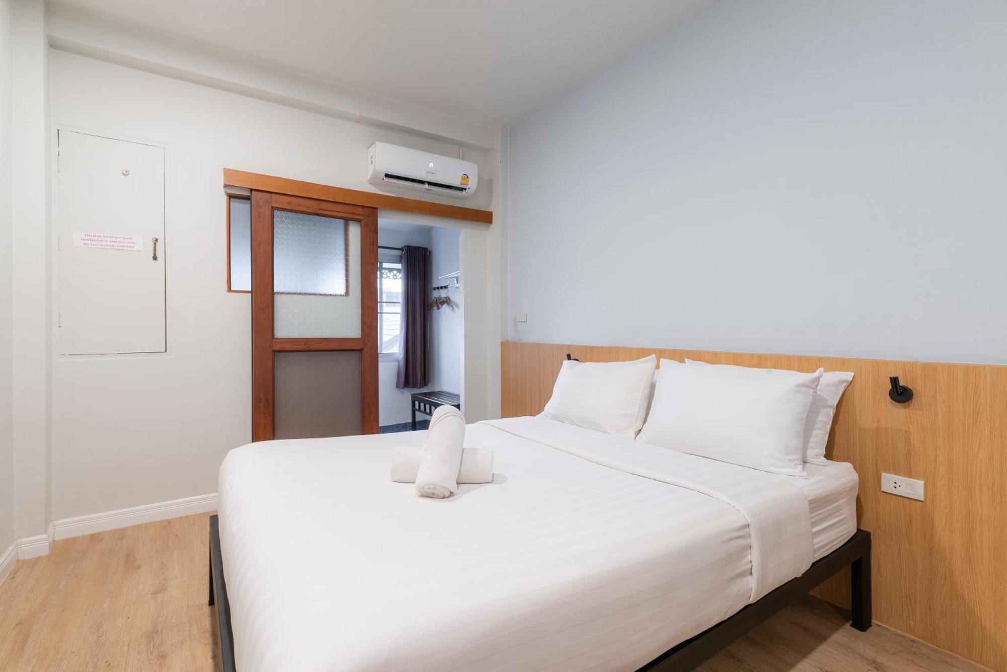 Hotel Manee Cool Mueang à Chiang Mai Extérieur photo