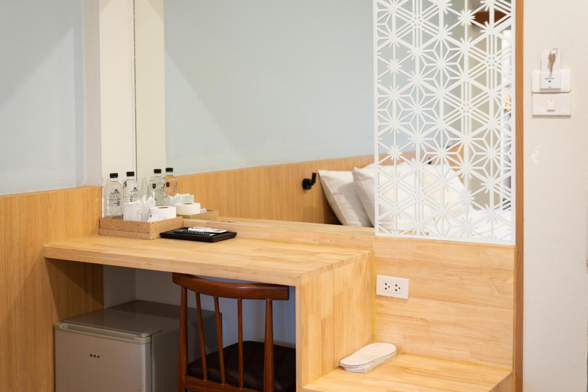 Hotel Manee Cool Mueang à Chiang Mai Extérieur photo