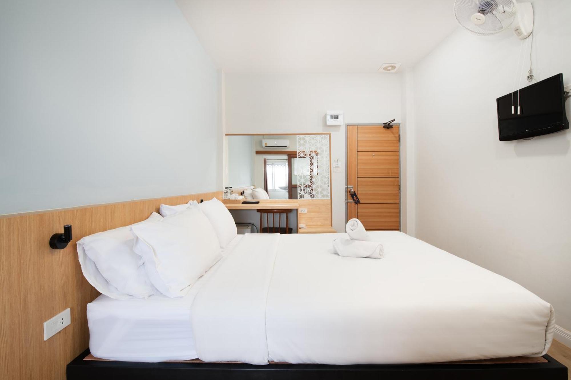 Hotel Manee Cool Mueang à Chiang Mai Extérieur photo