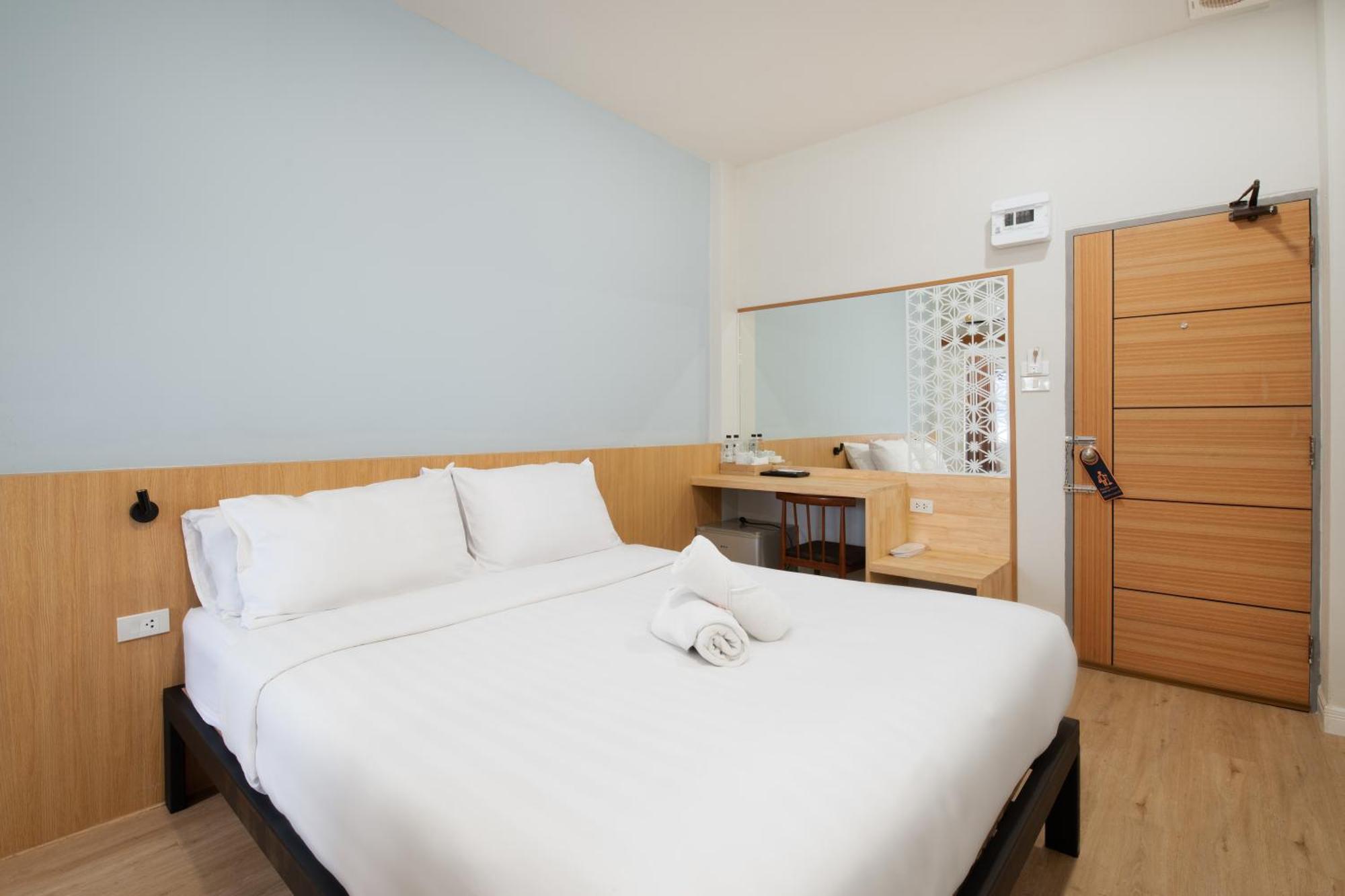 Hotel Manee Cool Mueang à Chiang Mai Extérieur photo