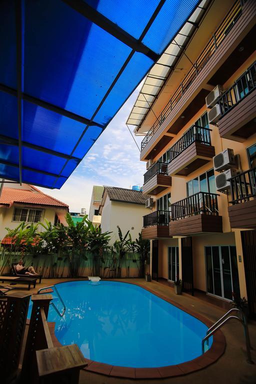 Hotel Manee Cool Mueang à Chiang Mai Extérieur photo