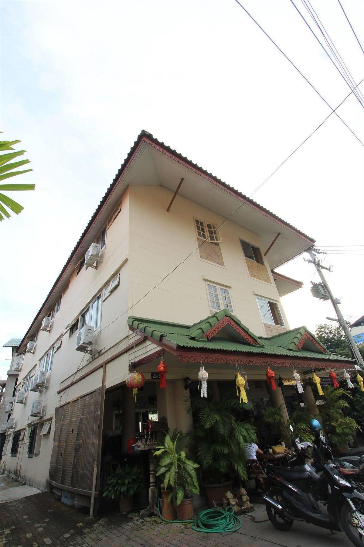 Hotel Manee Cool Mueang à Chiang Mai Extérieur photo