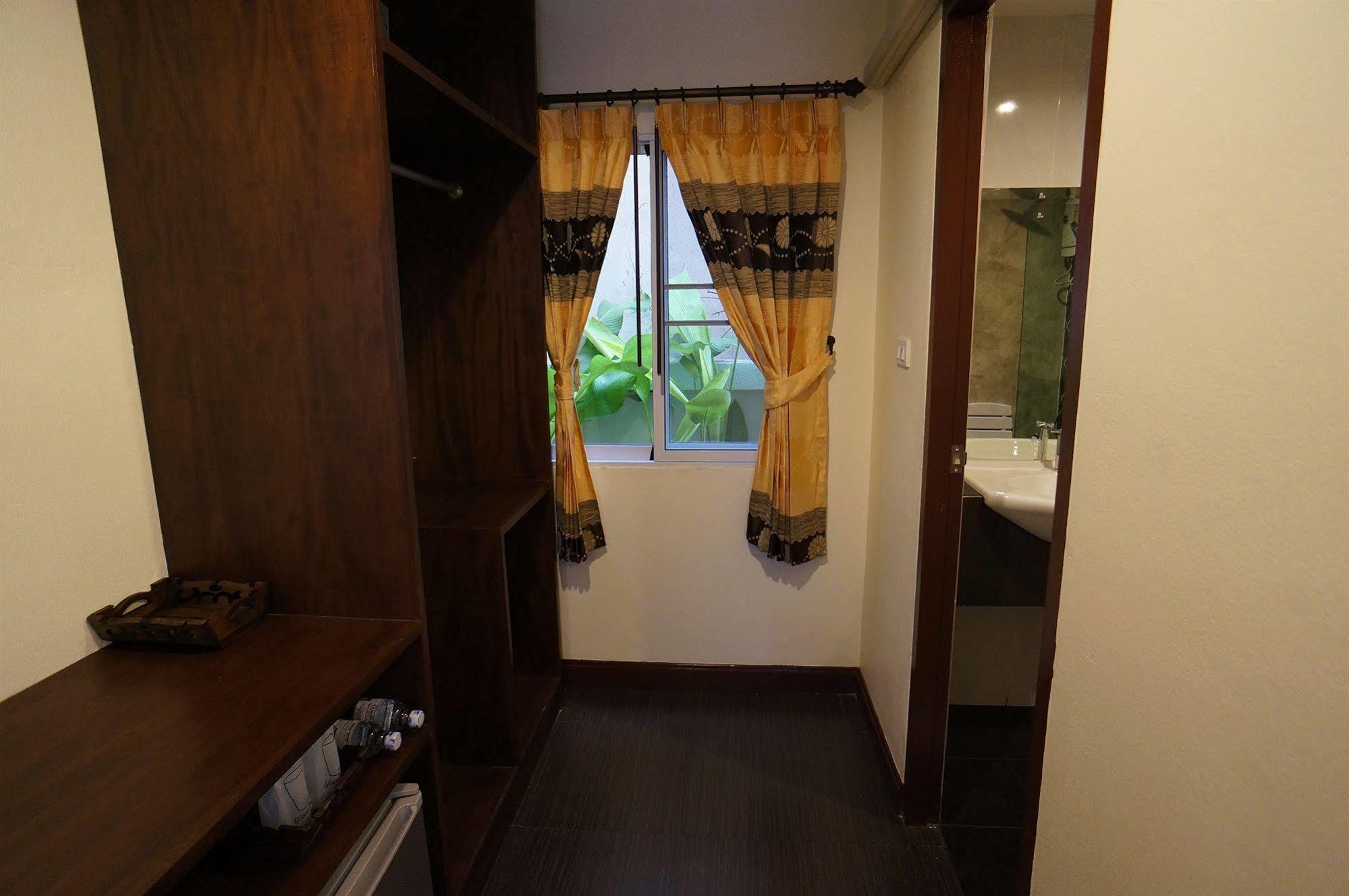 Hotel Manee Cool Mueang à Chiang Mai Extérieur photo