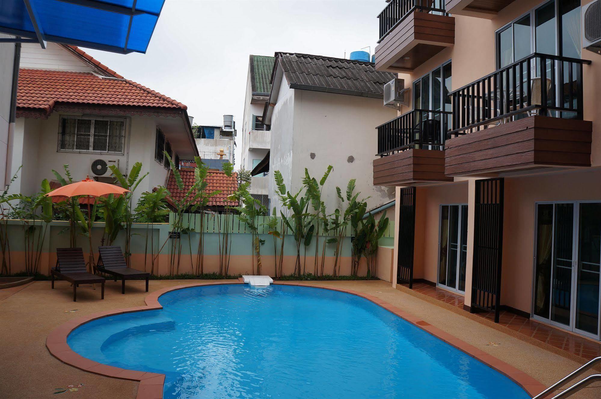 Hotel Manee Cool Mueang à Chiang Mai Extérieur photo
