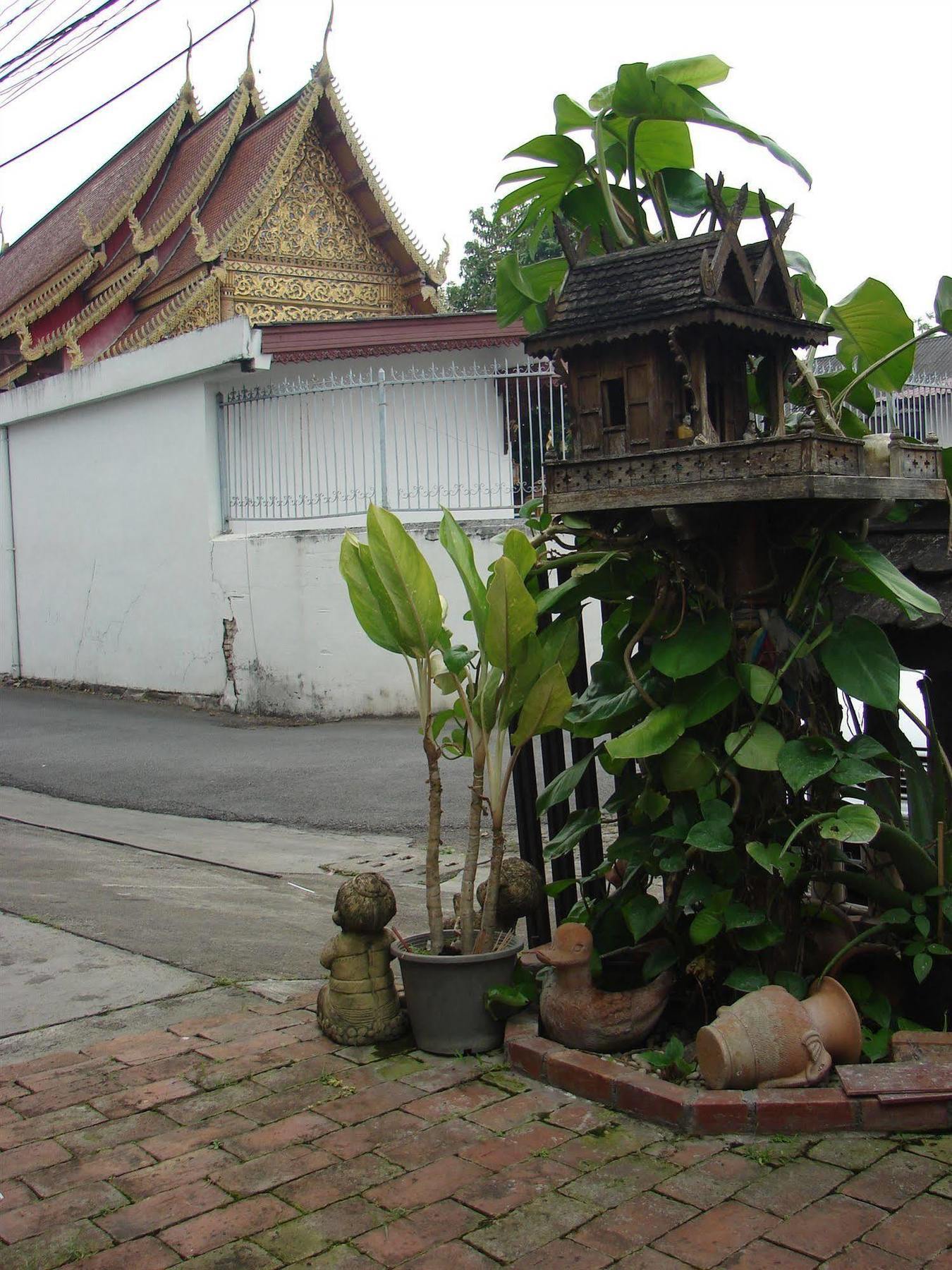 Hotel Manee Cool Mueang à Chiang Mai Extérieur photo